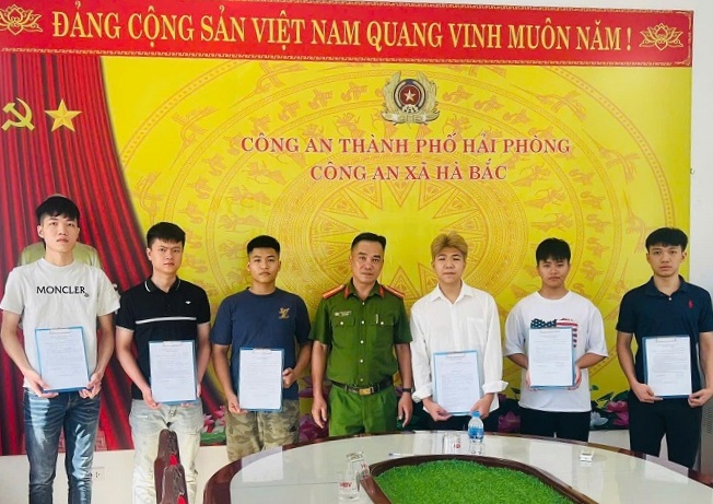 Công an xã Hà Bắc: Tiếp nhận 7 thanh niên tình nguyện đăng ký tham gia nghĩa vụ Công an nhân dân năm 2026